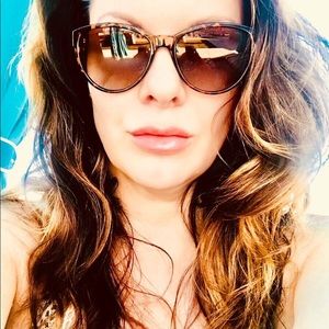 Meet your Posher, Camille